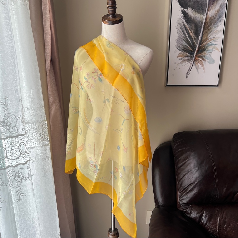 Hermès Flueurs & Plumes Summer Yellow Sheer Scarf